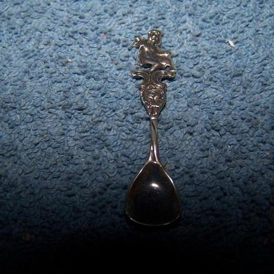 LOT 1 WONDERFUL VINTAGE STERLING SALT SPOONS in BOX