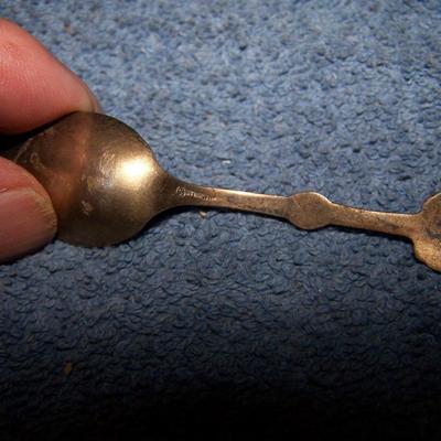 LOT 4 VINTAGE SOUVENIR STERLING SPOONS SD/MO/NY/CANADA