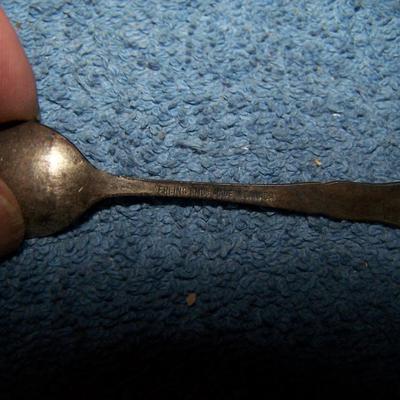 LOT 4 VINTAGE SOUVENIR STERLING SPOONS SD/MO/NY/CANADA
