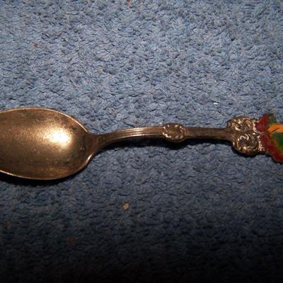 LOT 4 VINTAGE SOUVENIR STERLING SPOONS SD/MO/NY/CANADA