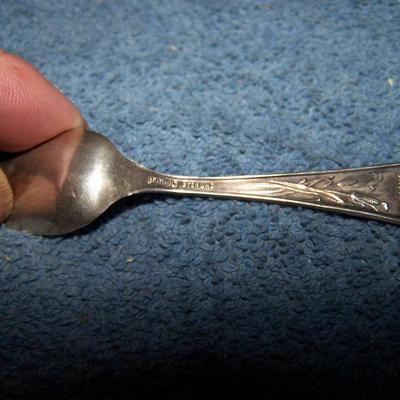 LOT 4 VINTAGE SOUVENIR STERLING SPOONS SD/MO/NY/CANADA