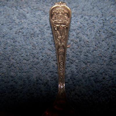 LOT 4 VINTAGE SOUVENIR STERLING SPOONS SD/MO/NY/CANADA