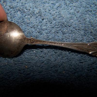 LOT 4 VINTAGE SOUVENIR STERLING SPOONS SD/MO/NY/CANADA