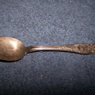 LOT 8 VINTAGE SOUVENIR SPOONS