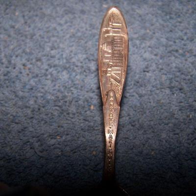 LOT 8 VINTAGE SOUVENIR SPOONS