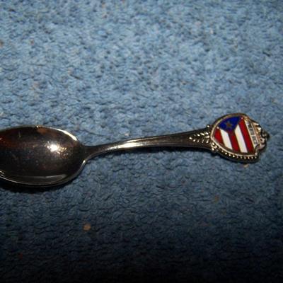 LOT 8 VINTAGE SOUVENIR SPOONS