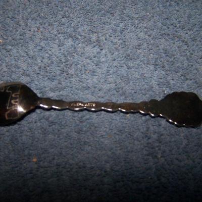 LOT 8 VINTAGE SOUVENIR SPOONS