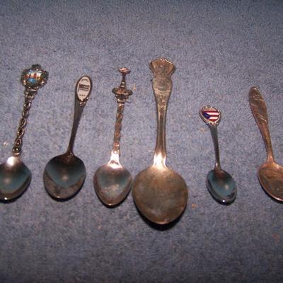 LOT 8 VINTAGE SOUVENIR SPOONS