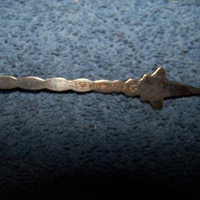 LOT 8 VINTAGE SOUVENIR SPOONS