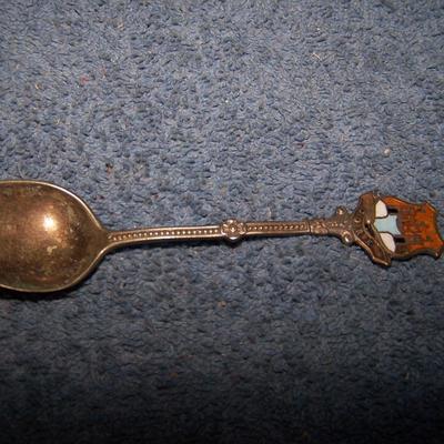 LOT 9 GREAT VINTAGE INTERNATIONAL SOUVENIR SPOONS