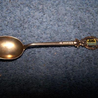 LOT 9 GREAT VINTAGE INTERNATIONAL SOUVENIR SPOONS