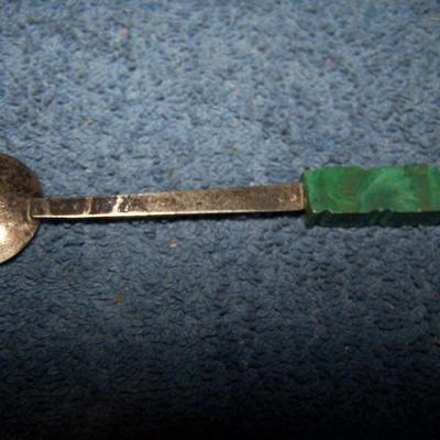 LOT 9 GREAT VINTAGE INTERNATIONAL SOUVENIR SPOONS