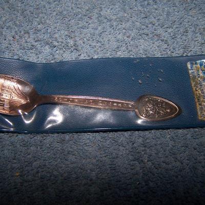 LOT 10 HISTORIC SOUVENIR SPOONS 3 CENTURY OF PROGRESS/TOURNAMENT OF ROSES PLUS