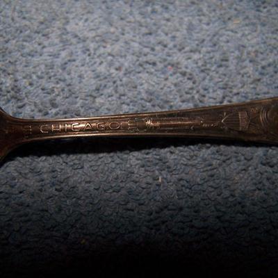 LOT 10 HISTORIC SOUVENIR SPOONS 3 CENTURY OF PROGRESS/TOURNAMENT OF ROSES PLUS