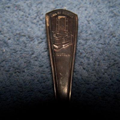 LOT 10 HISTORIC SOUVENIR SPOONS 3 CENTURY OF PROGRESS/TOURNAMENT OF ROSES PLUS