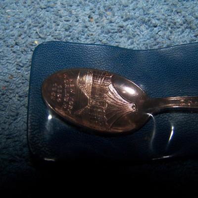 LOT 10 HISTORIC SOUVENIR SPOONS 3 CENTURY OF PROGRESS/TOURNAMENT OF ROSES PLUS