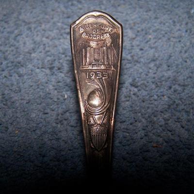 LOT 10 HISTORIC SOUVENIR SPOONS 3 CENTURY OF PROGRESS/TOURNAMENT OF ROSES PLUS