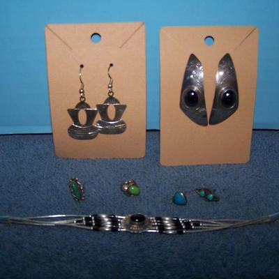 LOT 12 BEAUTIFUL NATIVE AMERICAN STERLING & STONES JEWELRY