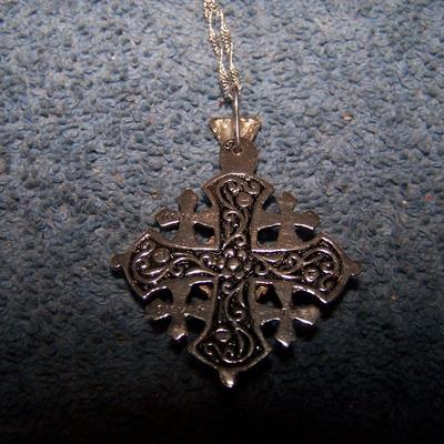 LOT 14 GORGEOUS STERLING JERUSALEM CROSS NECKLACE