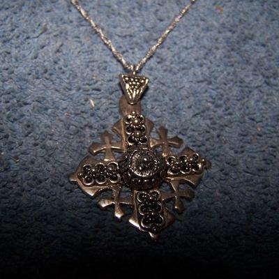 LOT 14 GORGEOUS STERLING JERUSALEM CROSS NECKLACE