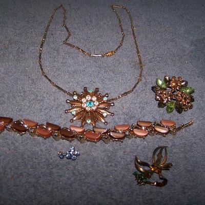 LOT 17 VINTAGE RHINESTONE JEWELRY