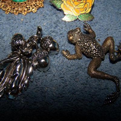 LOT 19 WONDERFUL CONTEMPORARY JEWELRY