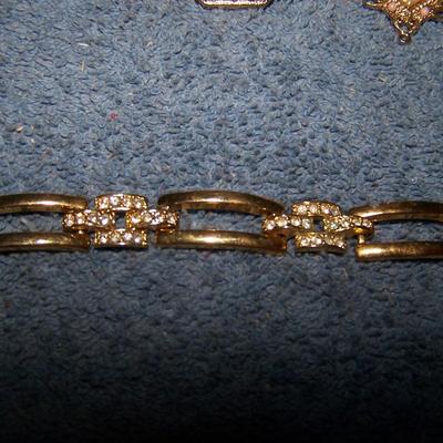 LOT 19 WONDERFUL CONTEMPORARY JEWELRY