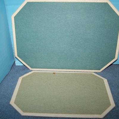 LOT 23 VINTAGE HOT PADS/PLATES/TRIVETS