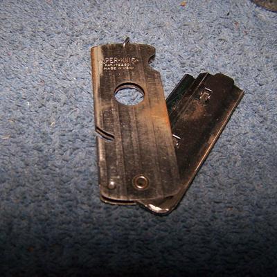 LOT 24 GREAT VINTAGE SMOKING ITEMS--CIGAR CUTTER/LIGHTERS