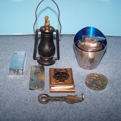 LOT 24 GREAT VINTAGE SMOKING ITEMS--CIGAR CUTTER/LIGHTERS