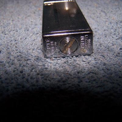 LOT 24 GREAT VINTAGE SMOKING ITEMS--CIGAR CUTTER/LIGHTERS
