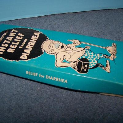 LOT 28 FUN VINTAGE GAG & NOVELTY ITEMS