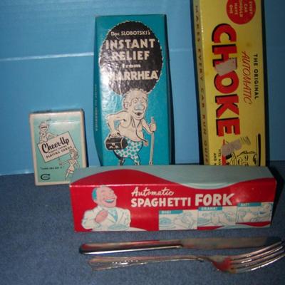 LOT 28 FUN VINTAGE GAG & NOVELTY ITEMS
