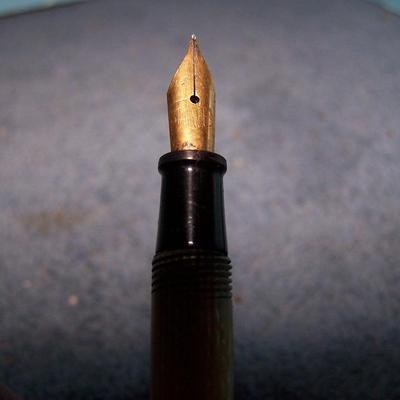 LOT 33 VINTAGE UNIQUE PEN/PENCIL