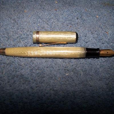 LOT 33 VINTAGE UNIQUE PEN/PENCIL