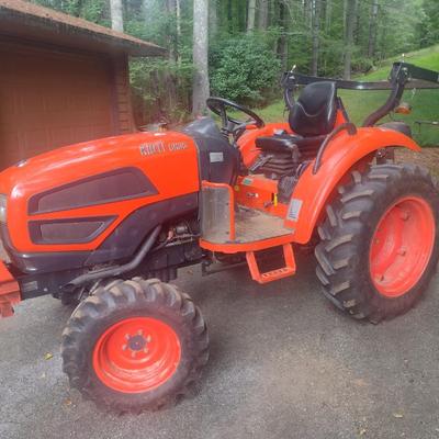 Kioti CK35 4WD 8x8 Farm Tractor with 682 Hours