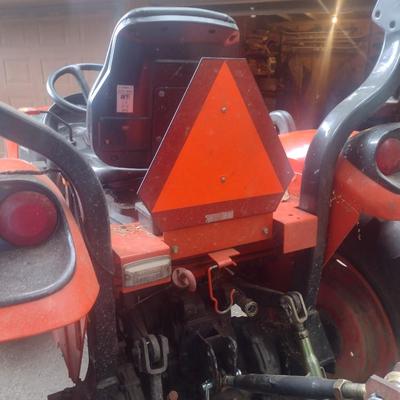 Kioti CK35 4WD 8x8 Farm Tractor with 682 Hours