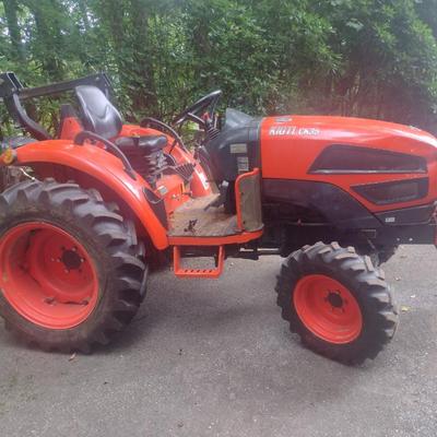 Kioti CK35 4WD 8x8 Farm Tractor with 682 Hours