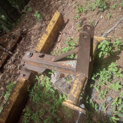 Gill 70" 3-PT Scrape Blade Implement