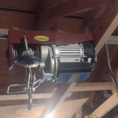Northern Industrial 1100lb Rope Hoist