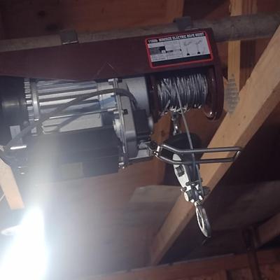 Northern Industrial 1100lb Rope Hoist