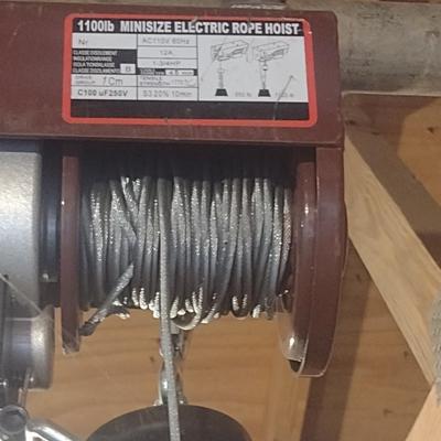 Northern Industrial 1100lb Rope Hoist