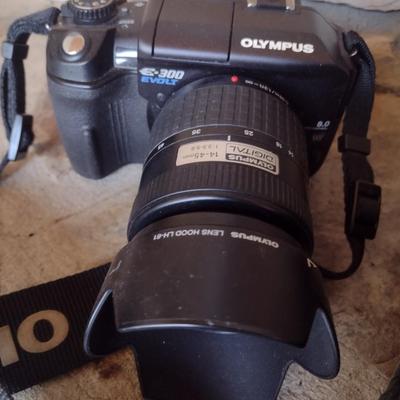 Olympus E-300 Evolt 45mm Digital Camera with Telescoping Lens and Carry Bag