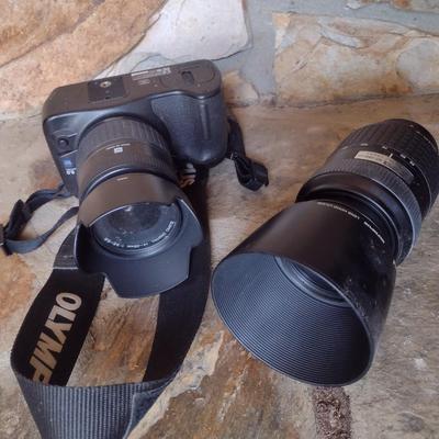 Olympus E-300 Evolt 45mm Digital Camera with Telescoping Lens and Carry Bag