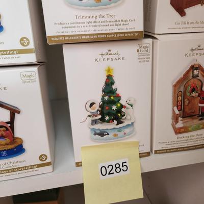 Lot of 8 Hallmark Keepsake Christmas Tree ornaments Magic Cord