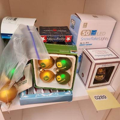 Lot of Christmas Tree ornaments & Decor John Deere Basketbearies Lights ++