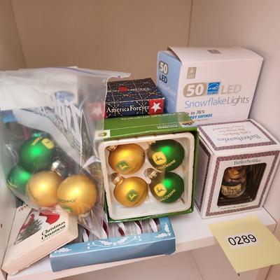 Lot of Christmas Tree ornaments & Decor John Deere Basketbearies Lights ++