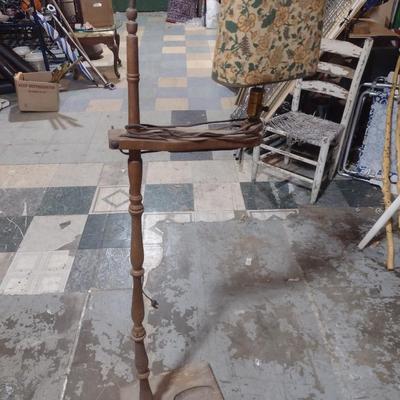 Vintage Floor Lamp Designed to Hold a Sportsman Hunting Tool
