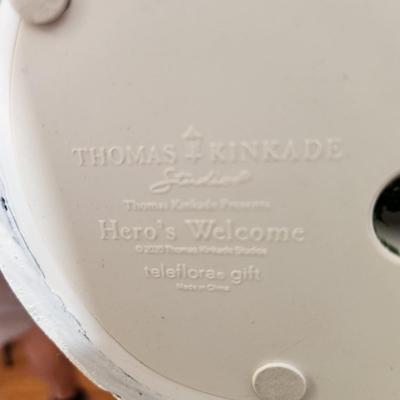 Thomas Kinkade Hero's Welcome Christmas Lights up