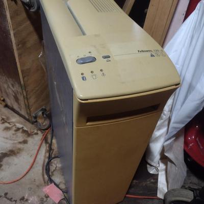 Fellowes Large Capacity Office Paper Shredder